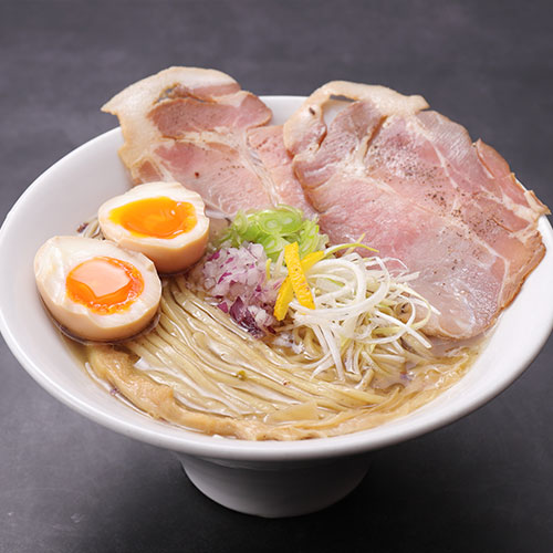 女性一人でも立ち寄りやすい店内